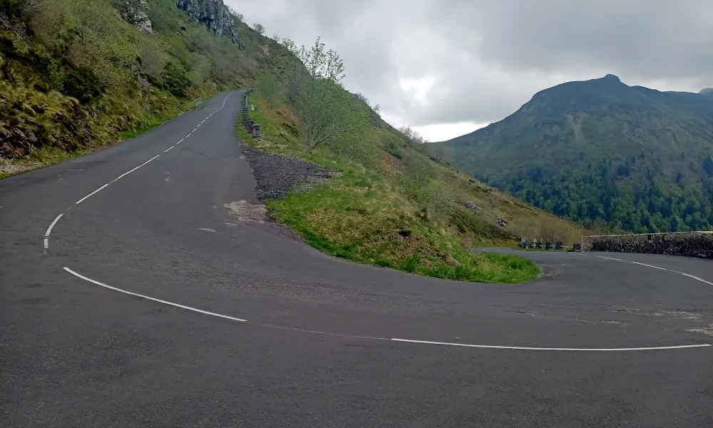 Le virage Bardet - Cantal