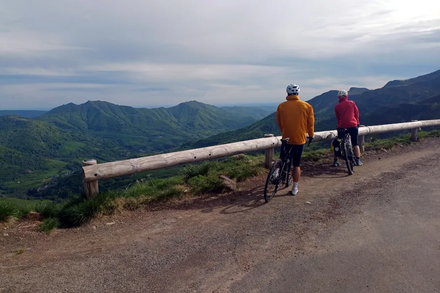 A vélo pour découvrir les volcans du Cantal