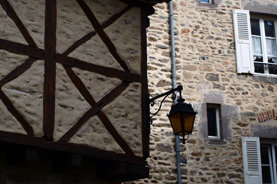 Maison au pan de bois à Blesle