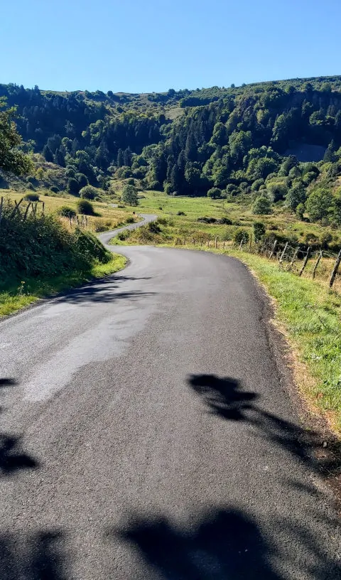 Magnifique plongée vers le cirque