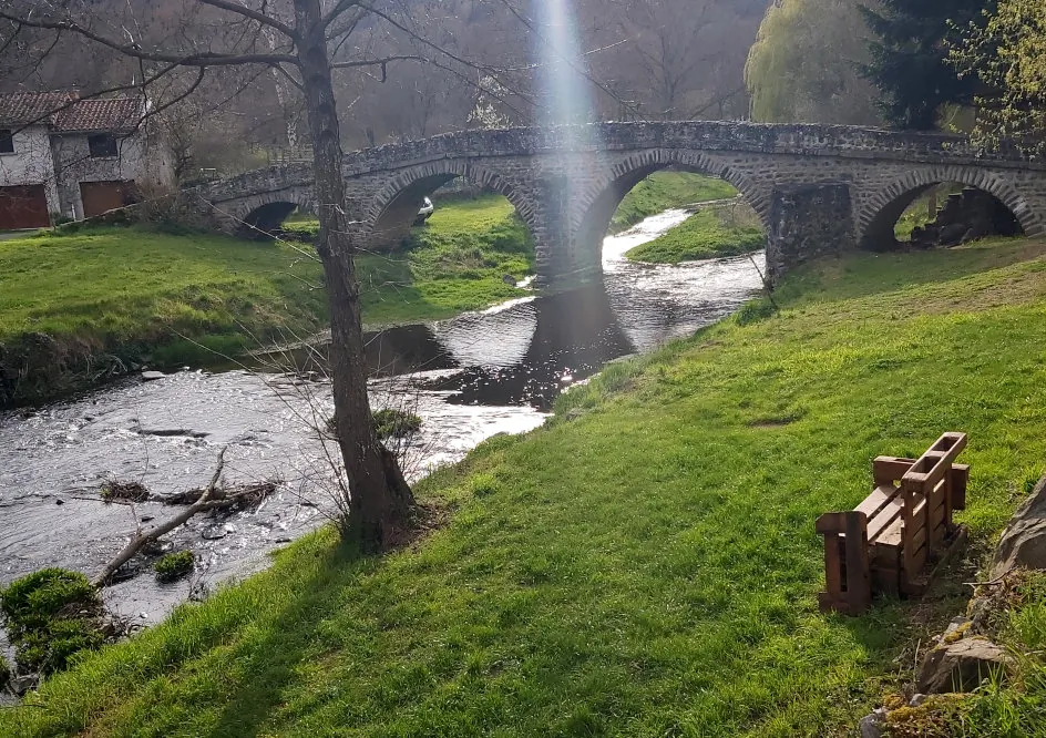 La Senouire et le pont de Domeyrat