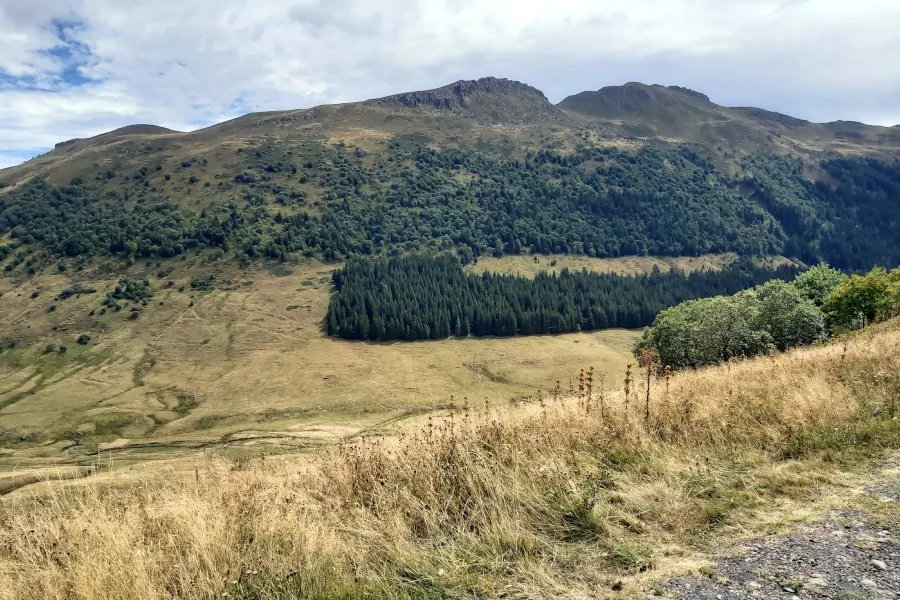 La vallée de la Santoire, brêche de Roland